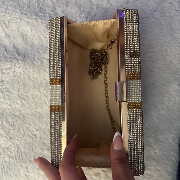 Crystal Money Stack Clutch - Picture 4 of 6